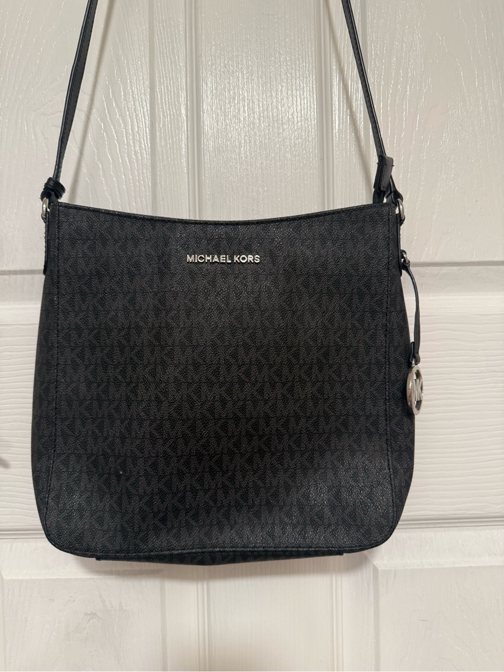 Michael Kors Jet Set Medium Black Logo Crossbody ShoulderBag Zip Silver Hardware